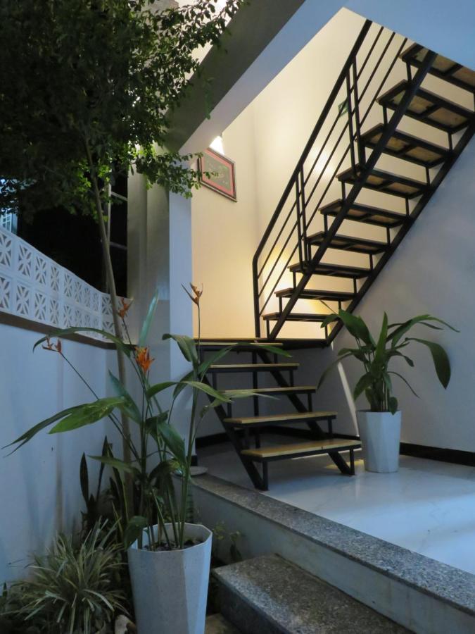 Robin House Apartment Hue Exterior photo